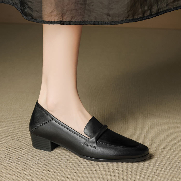 Deep Mouth Flat Shoes in Black Off White Brown - Image 4
